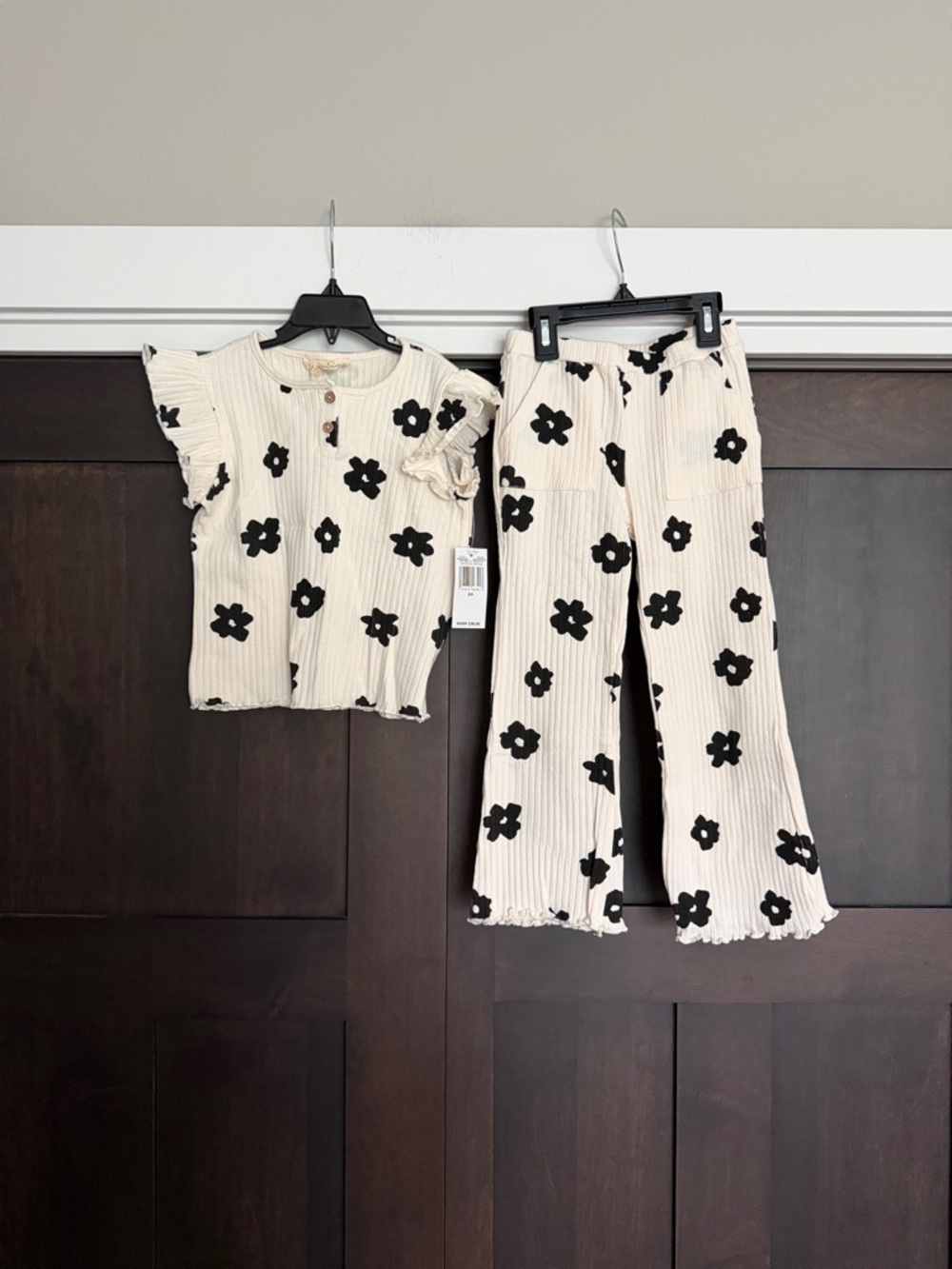 Jessica Simpson Girls Black and Cream White Floral Top and Pant Set size 6X